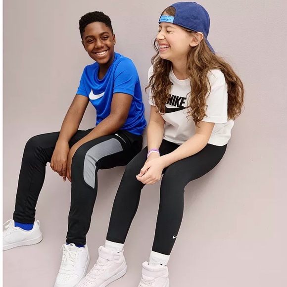 Boys Nike Dri-FIT Legend Tee - Picture 2 of 5